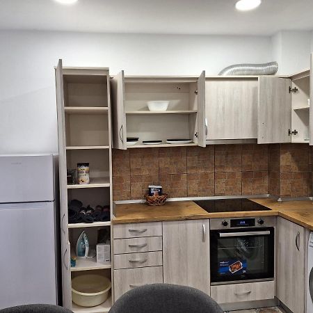 Black Eagle Central Unirii Square, 2 King Size Bedrooms, Free Private Parking Oradea Dış mekan fotoğraf