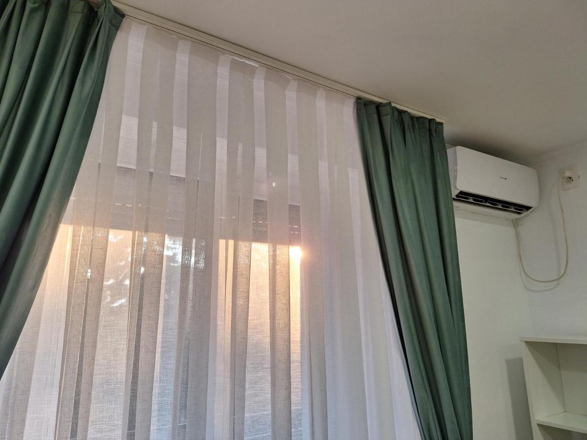 Black Eagle Central Unirii Square, 2 King Size Bedrooms, Free Private Parking Oradea Dış mekan fotoğraf